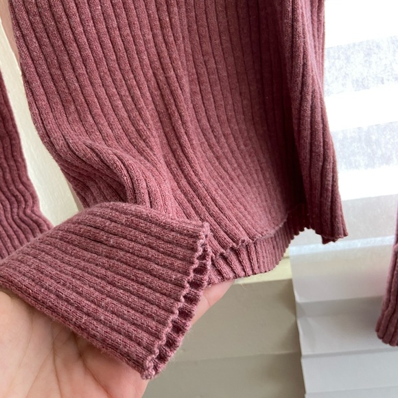 Stretchy mauve long sleeve lettuce cut shirt - Picture 4 of 4